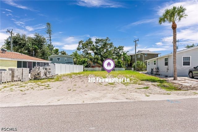 210 Fairweather LN, Fort Myers Beach, FL 33931