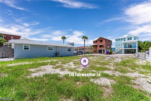 210 Fairweather LN, Fort Myers Beach, FL 33931