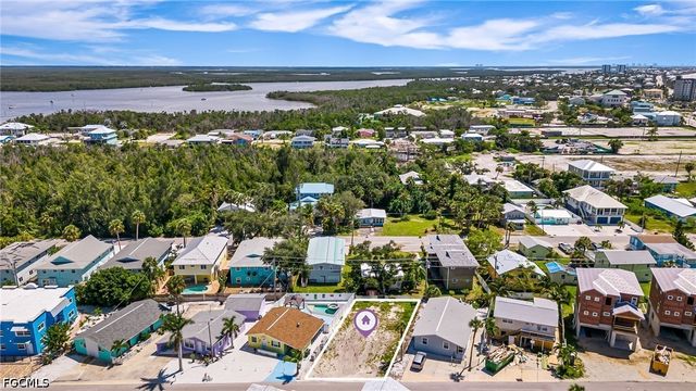 210 Fairweather LN, Fort Myers Beach, FL 33931