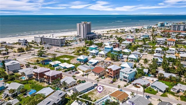 210 Fairweather LN, Fort Myers Beach, FL 33931