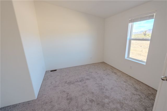 5746 N Eden Road, Golden Valley, AZ 86413