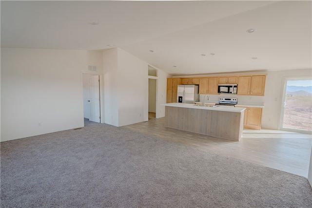 5746 N Eden Road, Golden Valley, AZ 86413