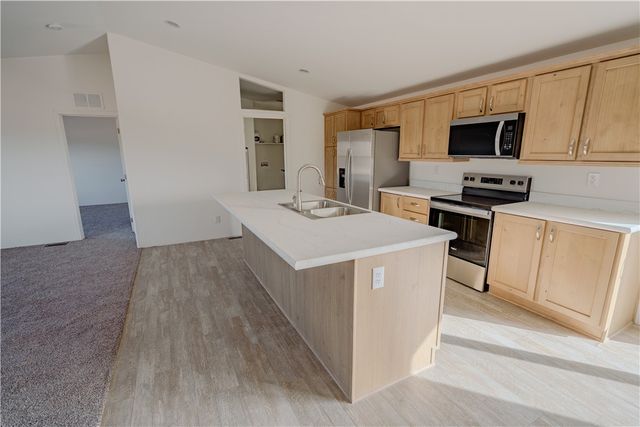 5746 N Eden Road, Golden Valley, AZ 86413