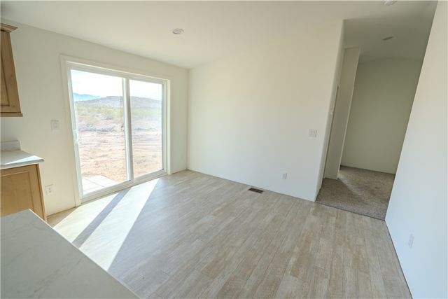 5746 N Eden Road, Golden Valley, AZ 86413