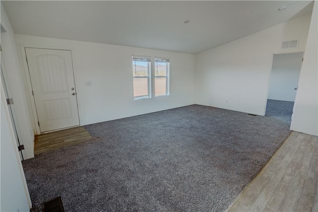 5746 N Eden Road, Golden Valley, AZ 86413