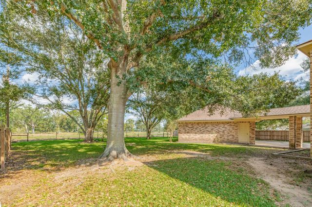 1600 Azalea Street, Sweeny, TX 77480
