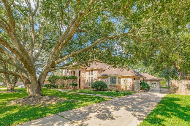 1600 Azalea Street, Sweeny, TX 77480