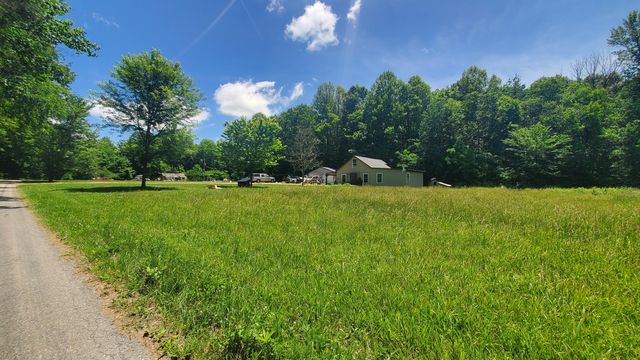 1696 Sims Ridge Road, Kings Mountain, KY 40442