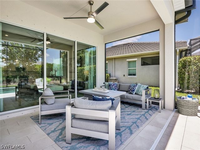 9040 Saint Lucia DR, Naples, FL 34114