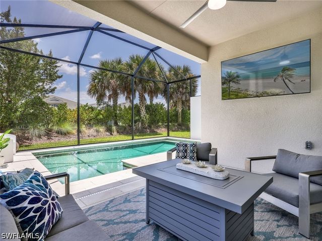9040 Saint Lucia DR, Naples, FL 34114