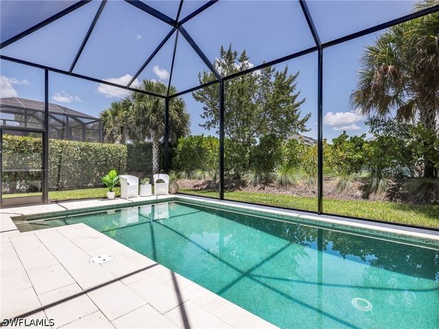 9040 Saint Lucia DR, Naples, FL 34114