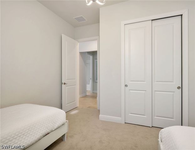 9040 Saint Lucia DR, Naples, FL 34114