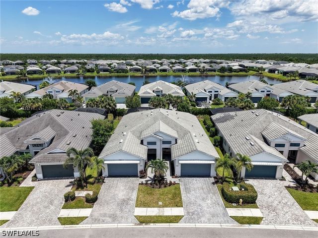 9040 Saint Lucia DR, Naples, FL 34114