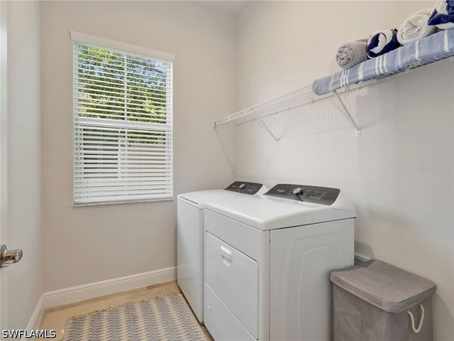 9040 Saint Lucia DR, Naples, FL 34114