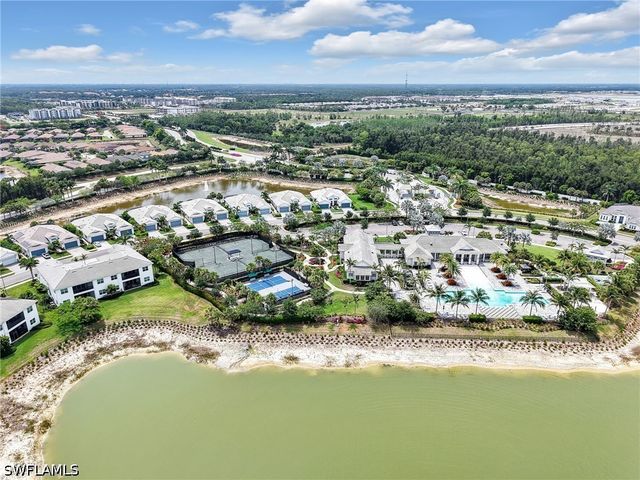9040 Saint Lucia DR, Naples, FL 34114