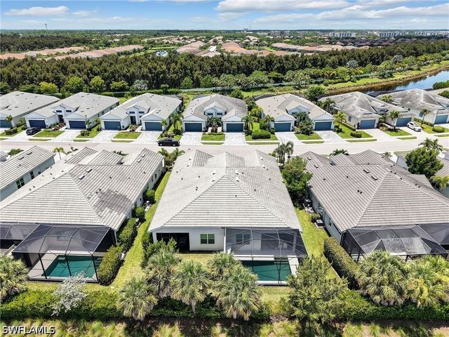 9040 Saint Lucia DR, Naples, FL 34114