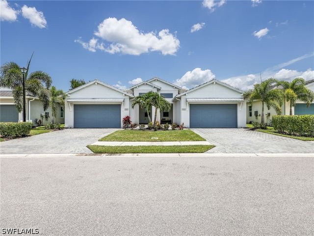 9040 Saint Lucia DR, Naples, FL 34114