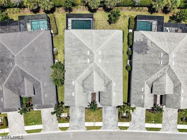 9040 Saint Lucia DR, Naples, FL 34114