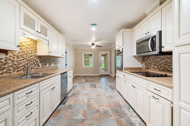 2705 Hubbard Street, Paris, TX 75460