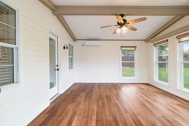 2705 Hubbard Street, Paris, TX 75460