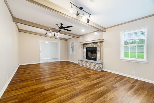 2705 Hubbard Street, Paris, TX 75460