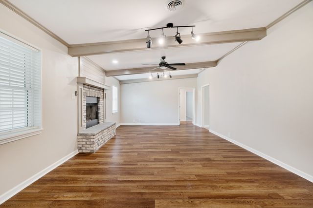 2705 Hubbard Street, Paris, TX 75460