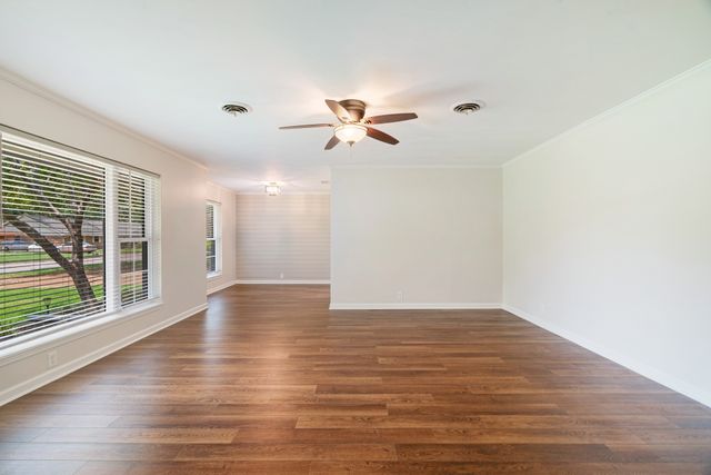 2705 Hubbard Street, Paris, TX 75460