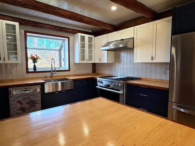 2866 Center Road, Hyde Park, VT 05655