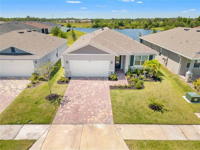 7322 34TH COURT E, Sarasota, FL 34243
