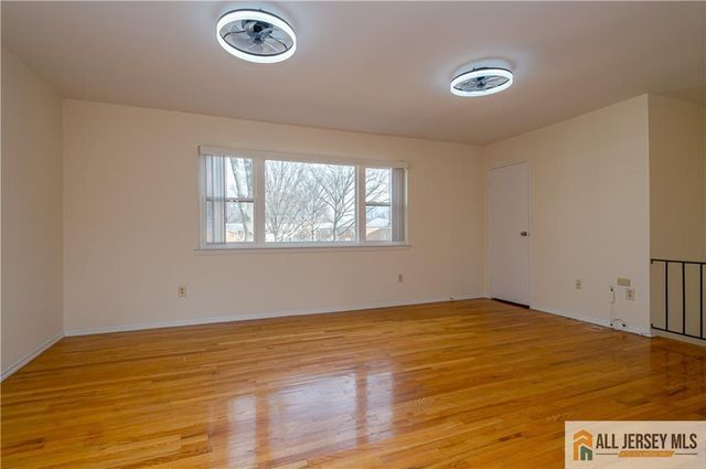 161 Evergreen Road 12B, Edison, NJ 08837