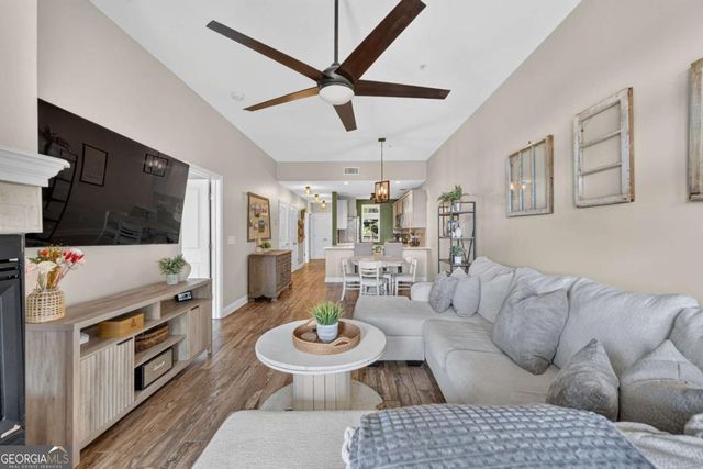210 Creek View Lane 201, Roswell, GA 30075