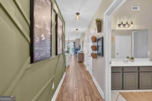 210 Creek View Lane 201, Roswell, GA 30075