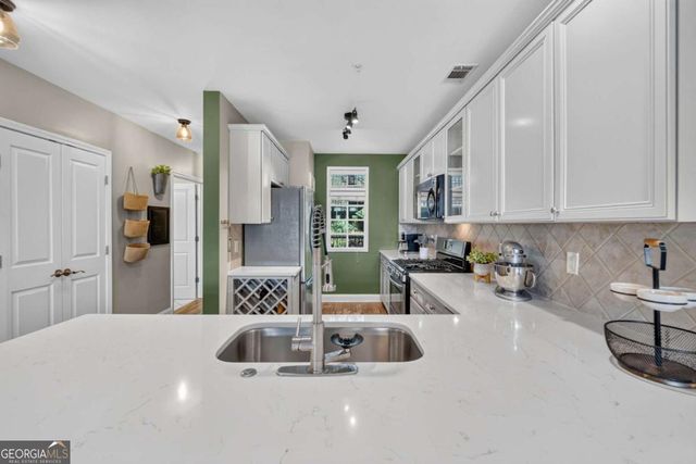 210 Creek View Lane 201, Roswell, GA 30075