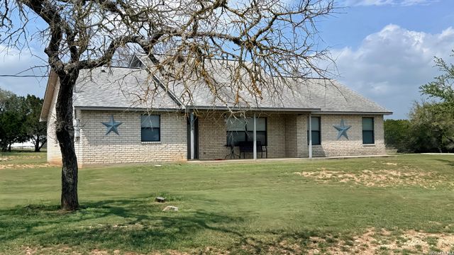 1520 LAKESIDE DR, Lakehills, TX 78063