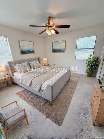 1520 LAKESIDE DR, Lakehills, TX 78063