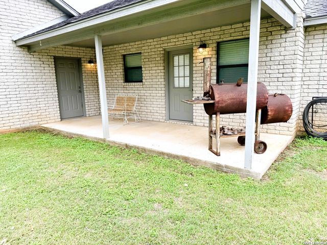 1520 LAKESIDE DR, Lakehills, TX 78063