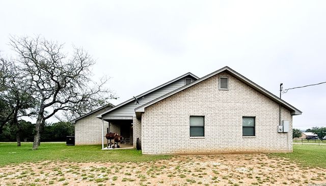 1520 LAKESIDE DR, Lakehills, TX 78063