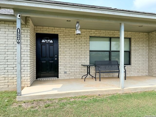 1520 LAKESIDE DR, Lakehills, TX 78063