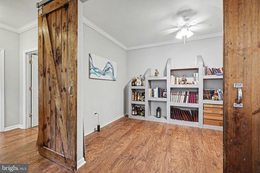 Image 24 of property listing at 598 HOPKINS LANDING DR #598, Essex, MD 21221