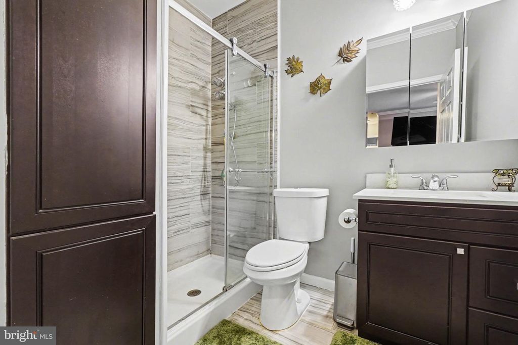 Image 25 of property listing at 598 HOPKINS LANDING DR #598, Essex, MD 21221