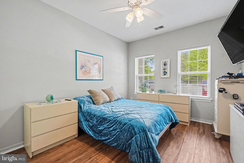 Image 26 of property listing at 598 HOPKINS LANDING DR #598, Essex, MD 21221