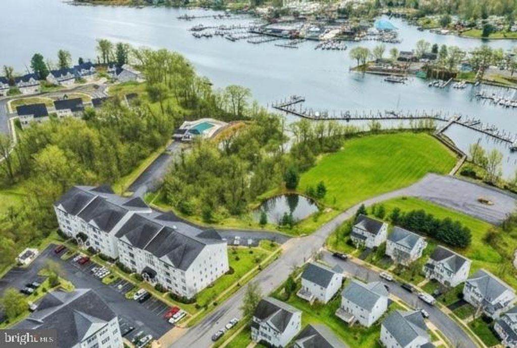 Image 32 of property listing at 598 HOPKINS LANDING DR #598, Essex, MD 21221