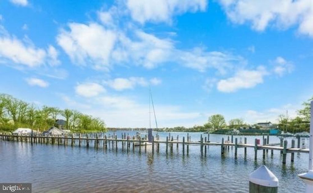 Image 34 of property listing at 598 HOPKINS LANDING DR #598, Essex, MD 21221