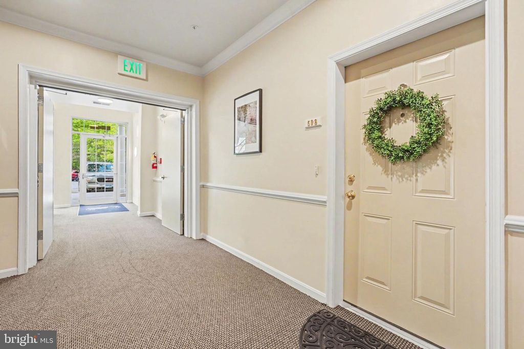 Image 4 of property listing at 598 HOPKINS LANDING DR #598, Essex, MD 21221