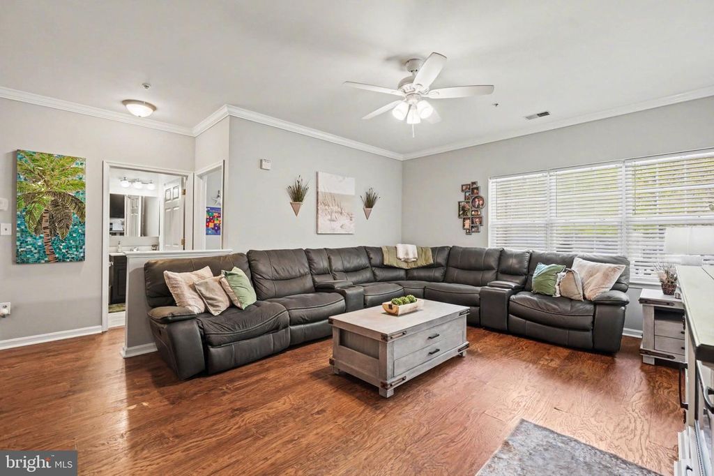 Image 9 of property listing at 598 HOPKINS LANDING DR #598, Essex, MD 21221