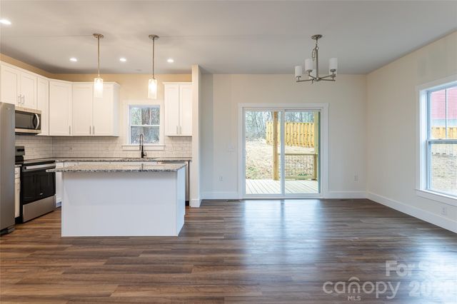 204 Cascade Ridge Road, Fairview, NC 28730