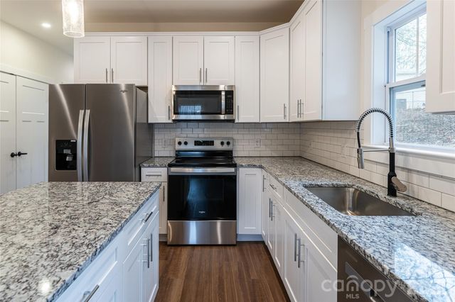 204 Cascade Ridge Road, Fairview, NC 28730