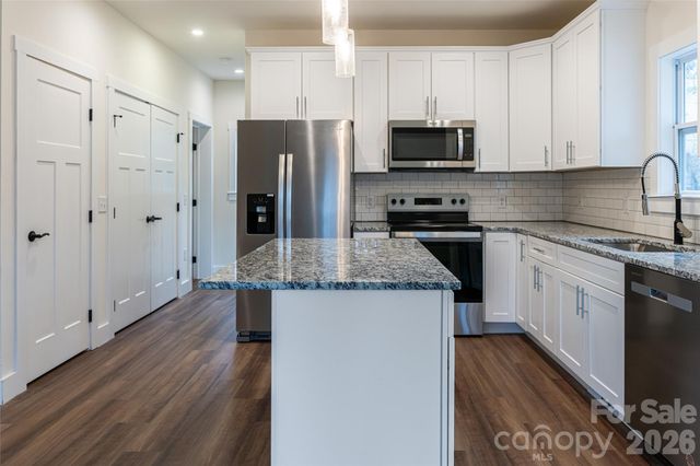 204 Cascade Ridge Road, Fairview, NC 28730