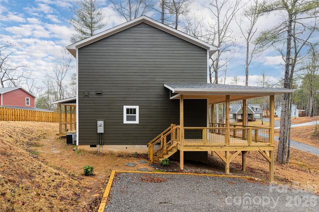 204 Cascade Ridge Road, Fairview, NC 28730