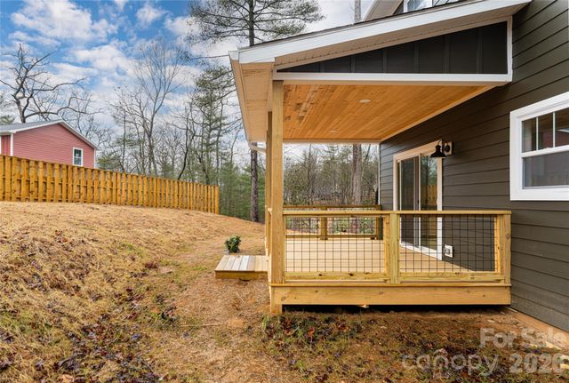 204 Cascade Ridge Road, Fairview, NC 28730